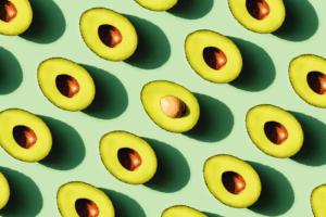 L’avocado è ormai diventato in Italia e nel mondo un alimento di tendenza. Lo si acquista e lo si porta in tavola come se fosse un alimento comune che nasce e cresce in tutti i paesi del mondo, ma di fatto non è così! I maggiori produttori di avocado sono principalmente il Messico, il Perù e la Repubblica Dominicana.L’avocado è ormai diventato in Italia e nel mondo un alimento di tendenza. Lo si acquista e lo si porta in tavola come se fosse un alimento comune che nasce e cresce in tutti i paesi del mondo, ma di fatto non è così! I maggiori produttori di avocado sono principalmente il Messico, il Perù e la Repubblica Dominicana.