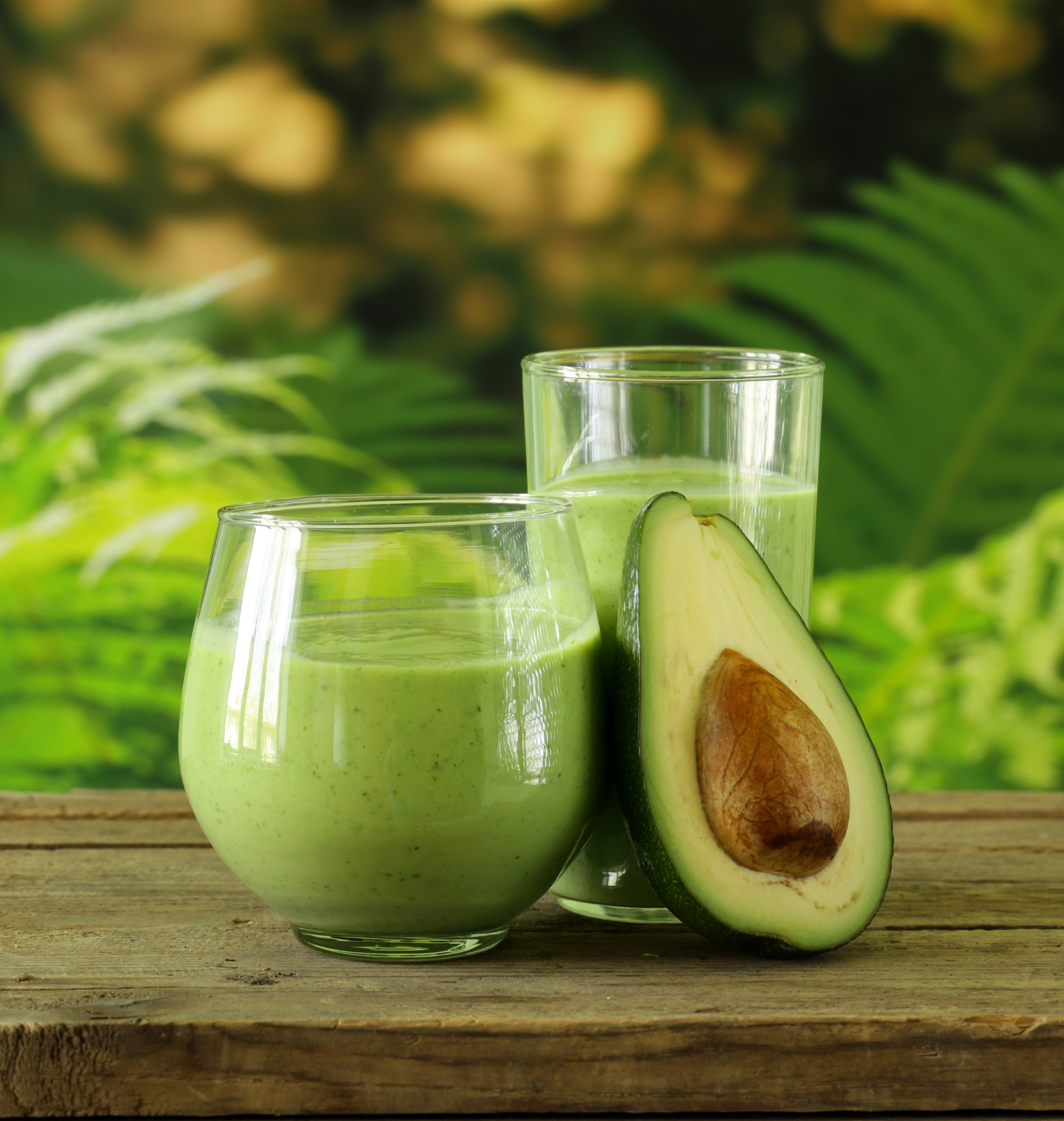 L'avocado viene utilizzato in diverse ricette molto spesso condivise sui social dai più giovani tramite foto e/o video. L’immagine associata a questo frutto è sempre indicativa di un regime alimentare sano ed equilibrato. In più questo frutto gode di una grande versatilità e viene usato nella preparazione di toast, insalate, smoothie.